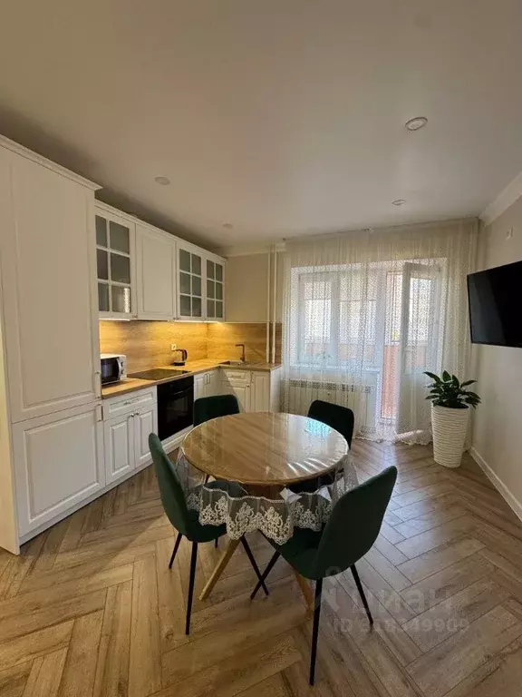 2-к кв. Татарстан, Казань ул. Чингиза Айтматова, 13к2 (64.0 м) - Фото 0