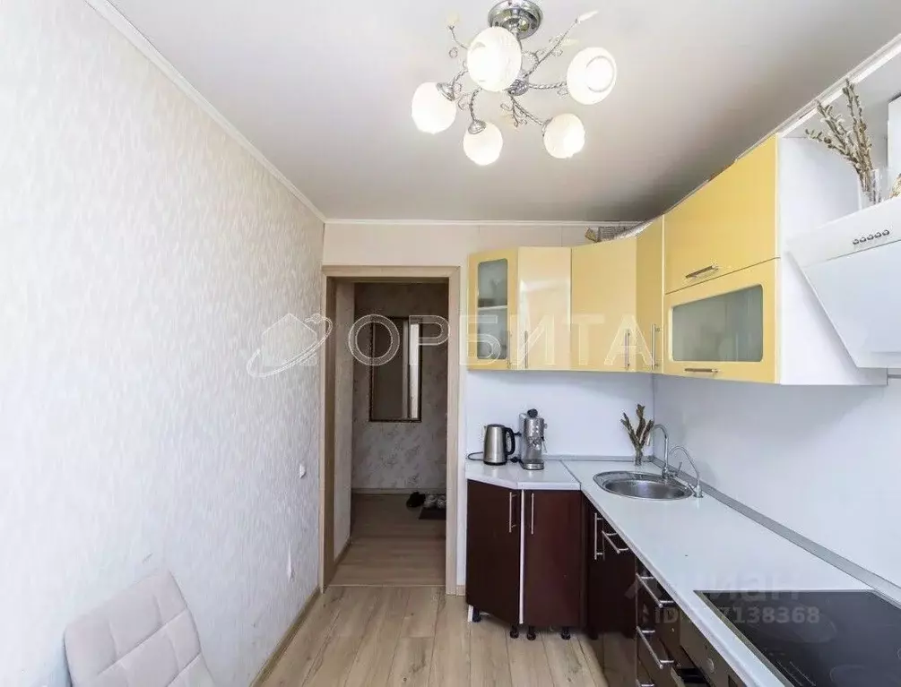 3-к кв. Тюменская область, Тюмень ул. Салтыкова-Щедрина, 59 (63.8 м) - Фото 1