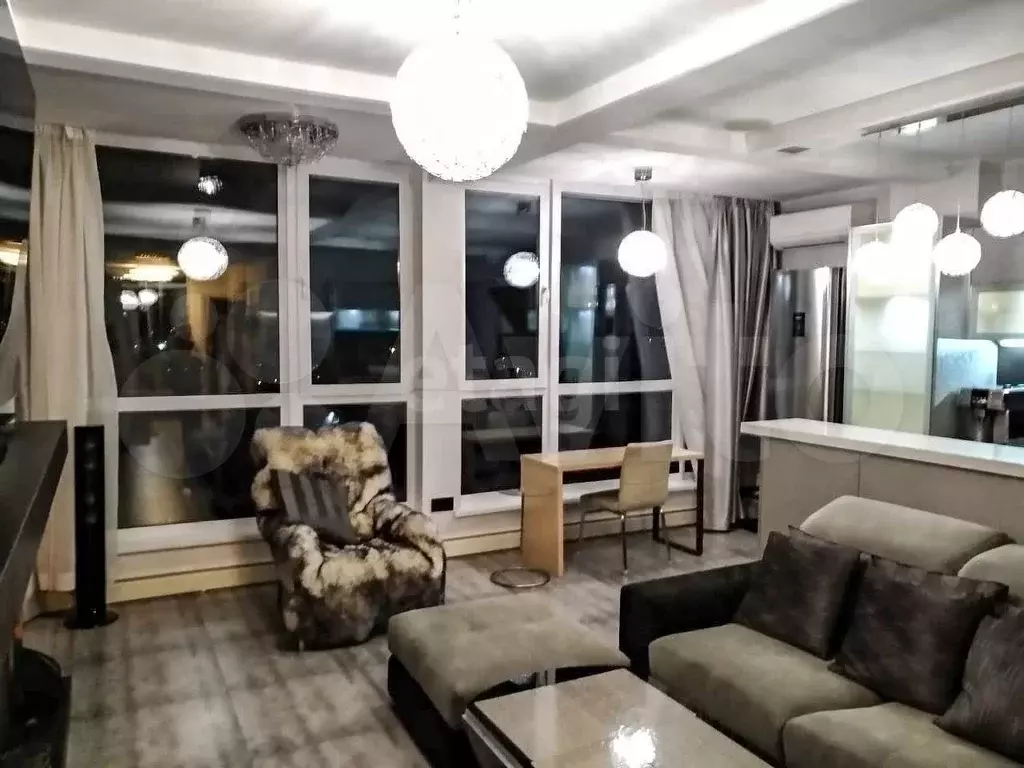 3-к. квартира, 98 м, 3/3 эт. - Фото 0