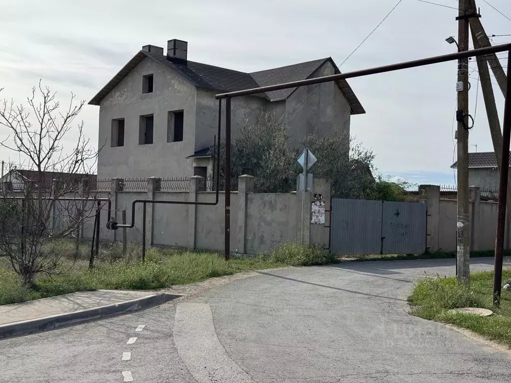 Дом в Крым, Сакский район, с. Уютное, Прибой СПК ул. Дачная, 6 (286 м) - Фото 0