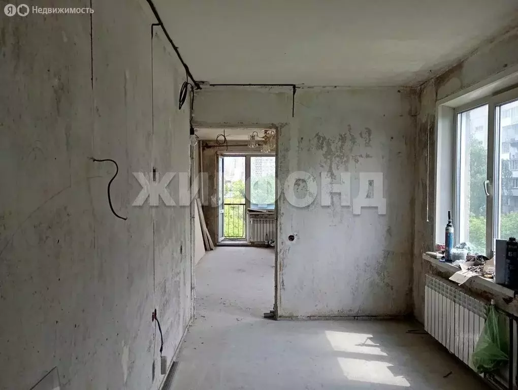 3-комнатная квартира: Новосибирск, Гусинобродское шоссе, 21 (63.2 м) - Фото 1