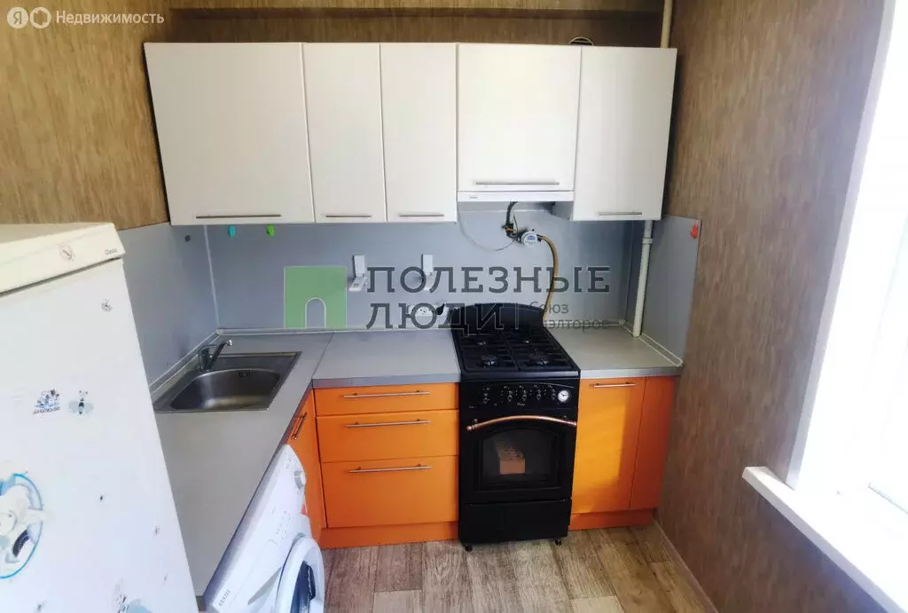 3-комнатная квартира: село Октябрьский, 14 (52.9 м) - Фото 1