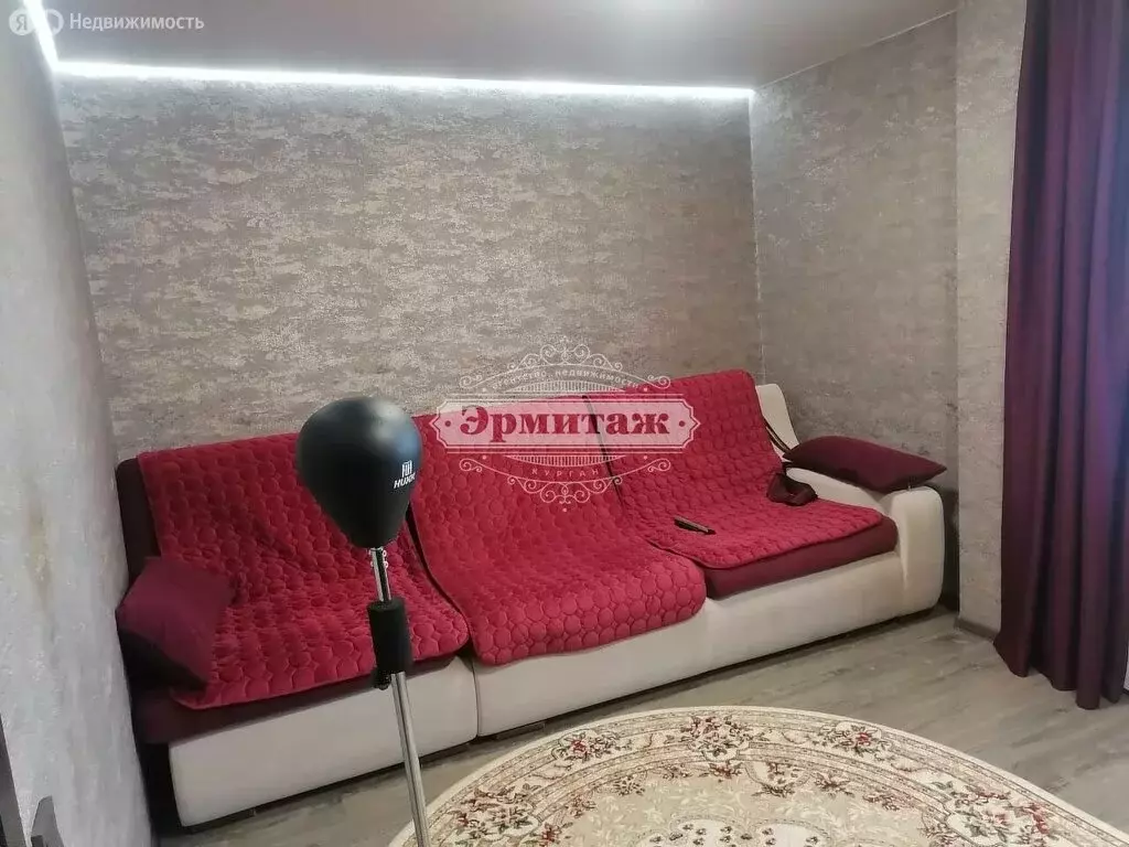 3-комнатная квартира: Курган, улица Зайцева, 8 (61.3 м) - Фото 1