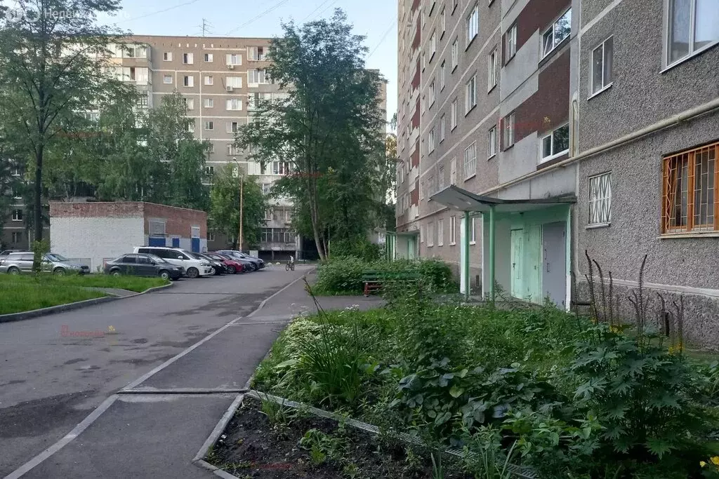 3-комнатная квартира: Екатеринбург, улица Софьи Перовской, 113 (58 м) - Фото 1