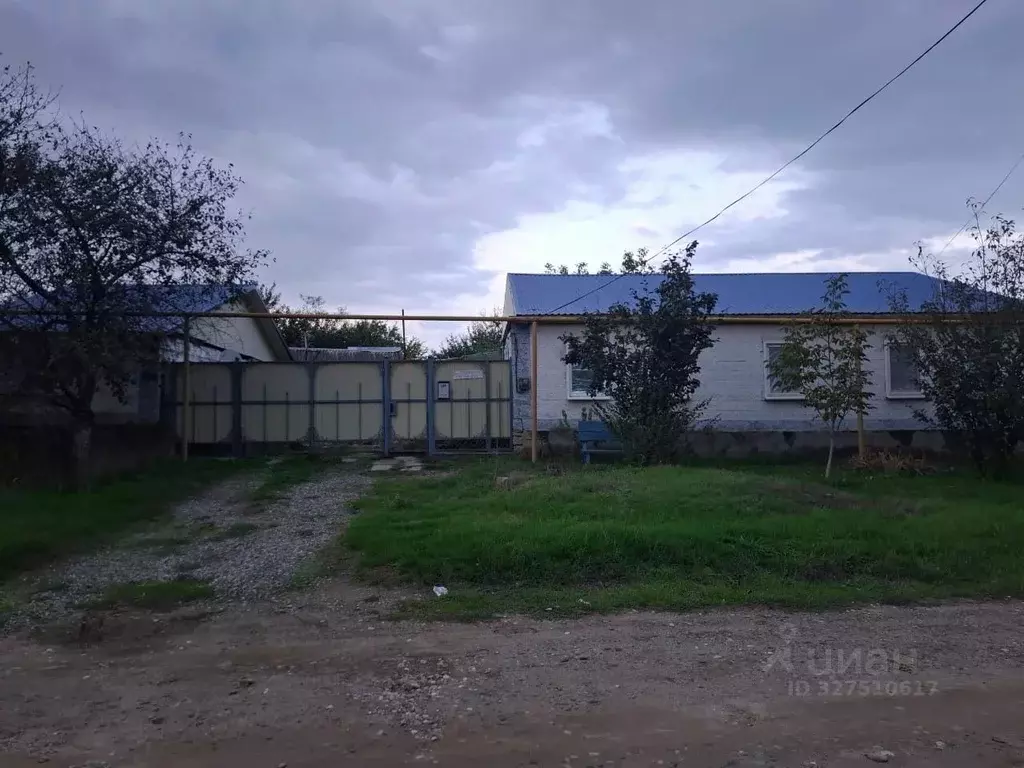 Дом в Ставропольский край, Александровский муниципальный округ, с. ... - Фото 2
