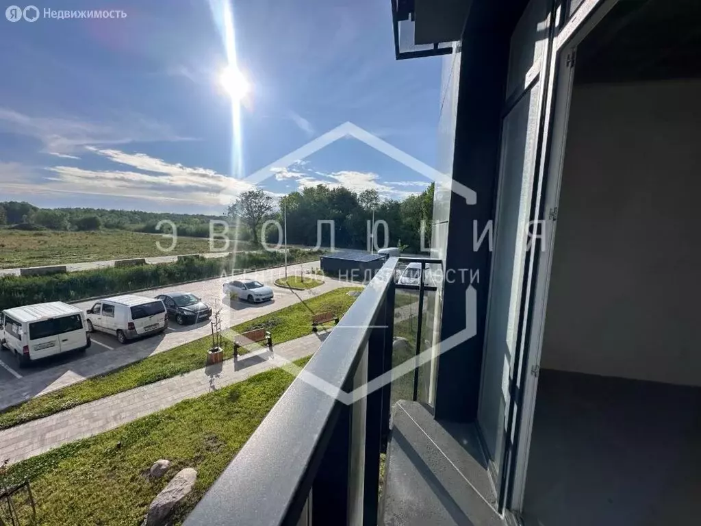 2-комнатная квартира: Калининград, Миргородская улица, 2 (72 м) - Фото 0