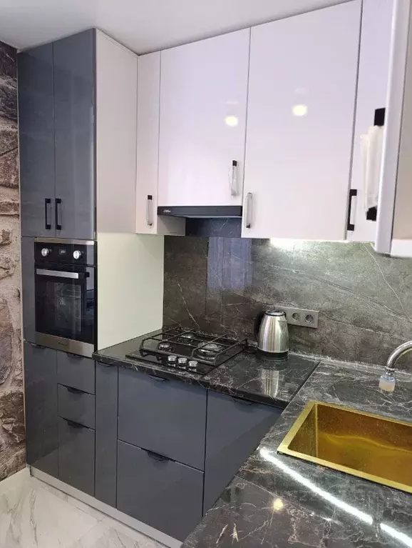 2-к кв. Севастополь ул. Приморская, 27 (55.0 м) - Фото 1