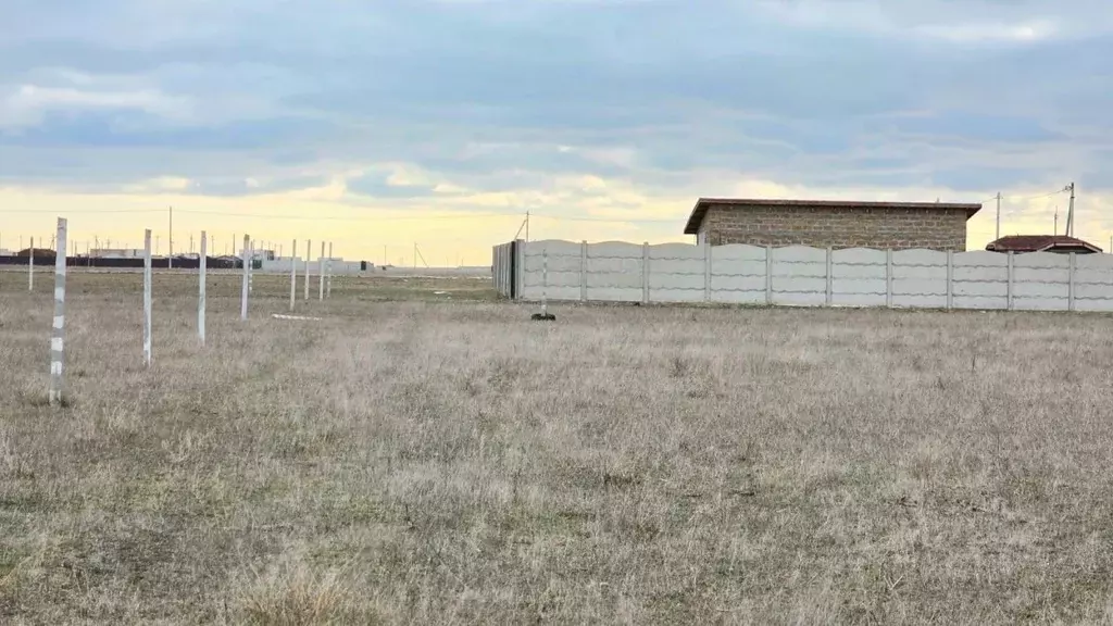 Участок в Крым, Сакский район, Молочненское с/пос, с. Витино  (6.0 ... - Фото 1