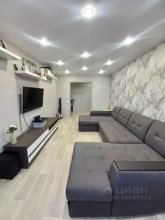 3-к кв. Самарская область, Тольятти ул. Лизы Чайкиной, 56 (68.0 м) - Фото 0