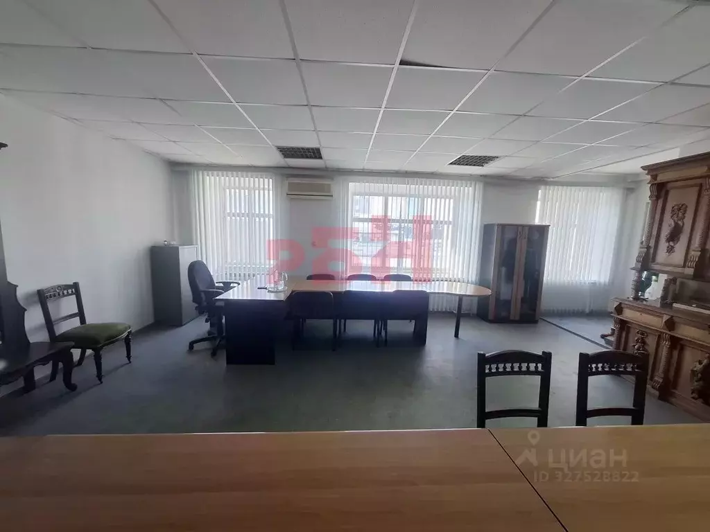 Помещение свободного назначения в Омская область, Омск ул. Красный ... - Фото 0