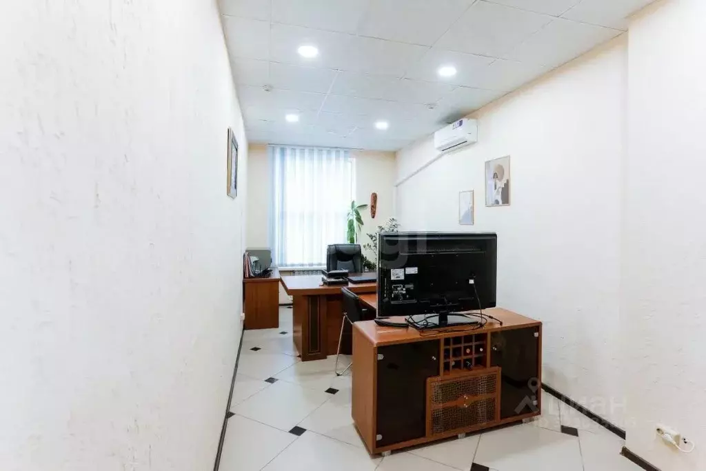 Офис в Башкортостан, Уфа Коммунистическая ул., 116 (7 м) - Фото 2