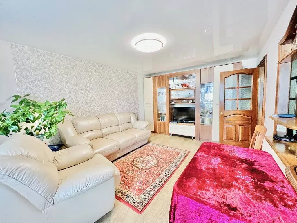 2-к кв. Свердловская область, Екатеринбург ул. Авиаторов, 14 (50.0 м) - Фото 2