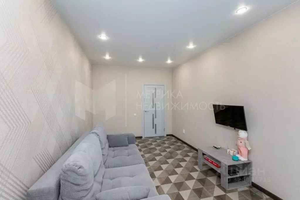 2-к кв. Тюменская область, Тюмень ул. Ветеранов Труда, 9Ак2 (63.3 м) - Фото 1