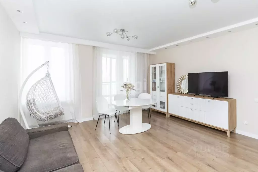 2-к кв. Тюменская область, Тюмень ул. Николая Никитина, 10 (60.0 м) - Фото 1