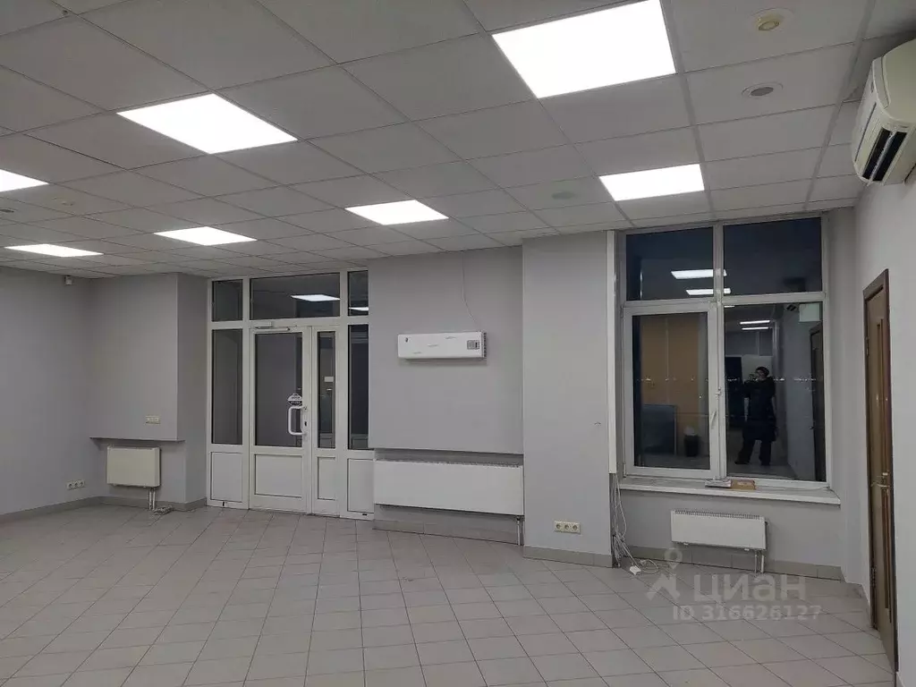 Офис в Свердловская область, Екатеринбург ул. Мамина-Сибиряка, 126 ... - Фото 1