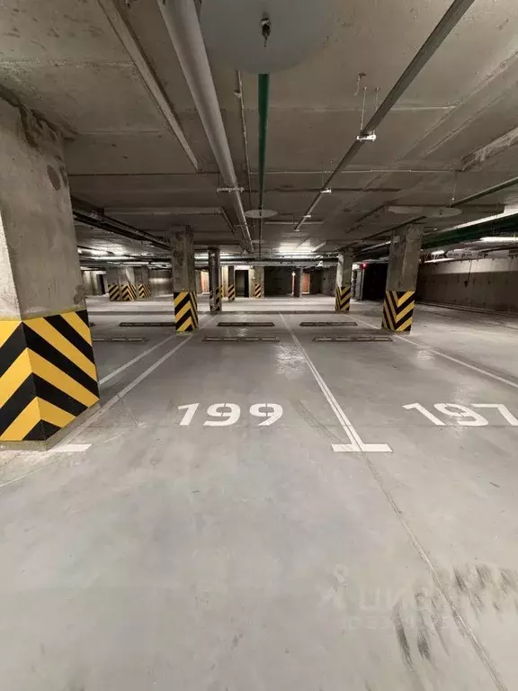 Гараж в Санкт-Петербург просп. Маршала Блюхера, 15 (14 м) - Фото 1