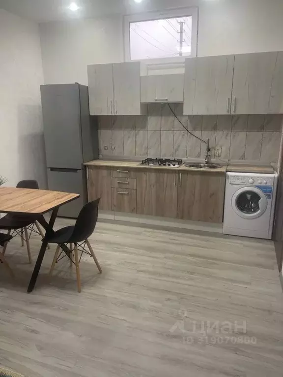 Дом в Крым, Симферополь ул. Асие Аметовой (40 м) - Фото 1