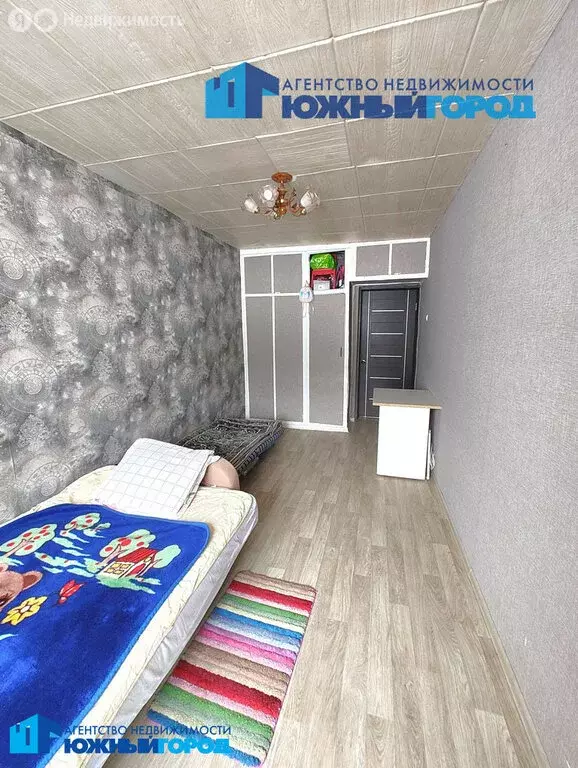 3-комнатная квартира: Южно-Сахалинск, Вокзальная улица, 72 (57.8 м) - Фото 0