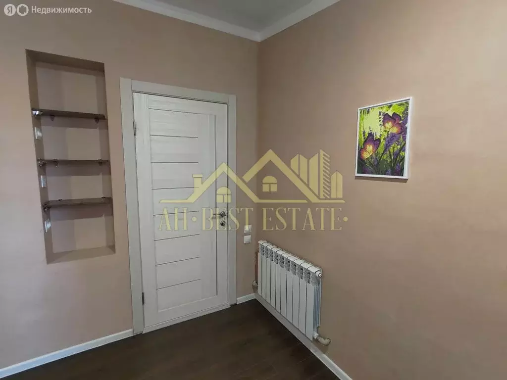 4-комнатная квартира: Владикавказ, улица Астана Кесаева, 25 (60 м) - Фото 1