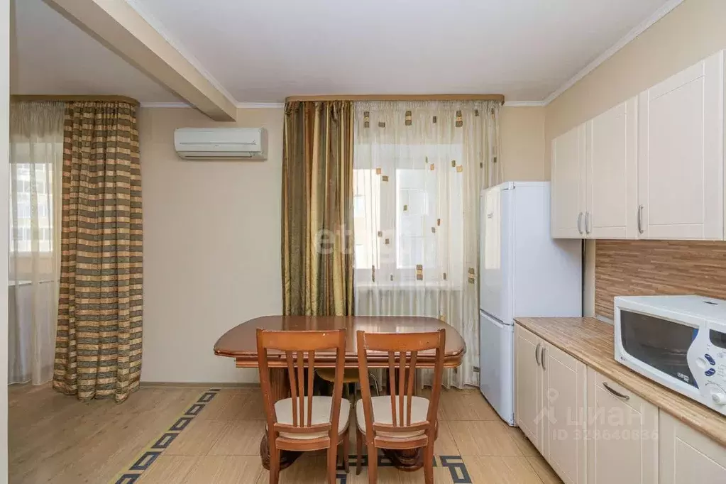 3-к кв. Тюменская область, Тюмень ул. Грибоедова, 13к3 (101.9 м) - Фото 1