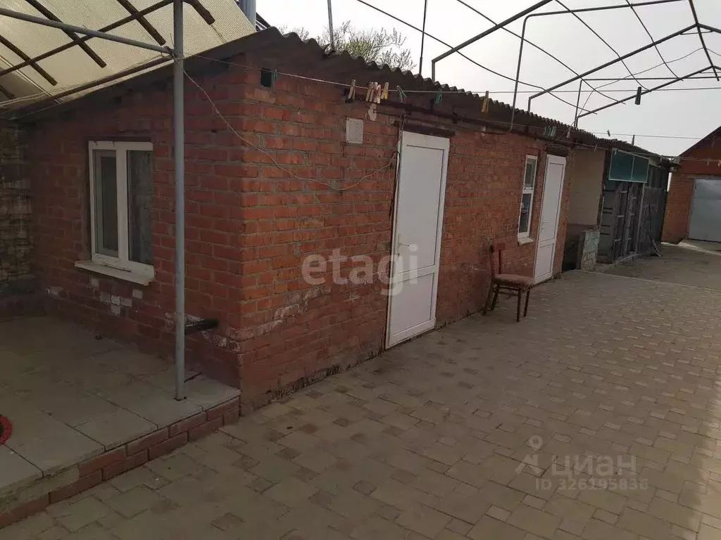 Дом в Краснодарский край, Щербиновский район, Шабельское с/пос, с. ... - Фото 2