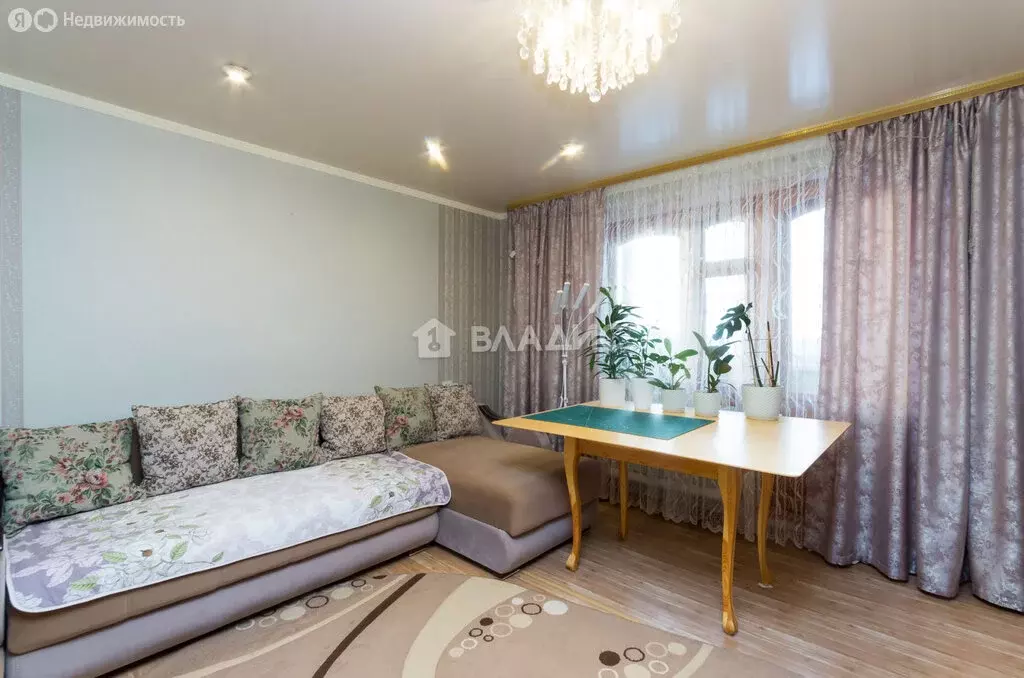 3-комнатная квартира: Тобольск, микрорайон 7А, 22 (65 м) - Фото 1