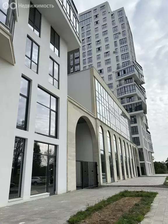 2-комнатная квартира: Нальчик, улица Кешокова, 1 (84.9 м) - Фото 1
