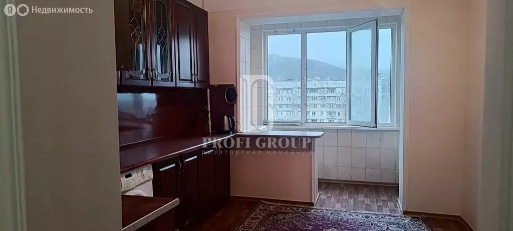 4-комнатная квартира: Махачкала, проспект Али-Гаджи Акушинского, 182 ... - Фото 1