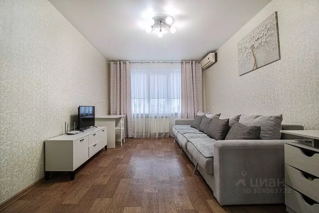 2-к кв. Волгоградская область, Волжский просп. Имени Ленина, 373 (52.2 ... - Фото 1