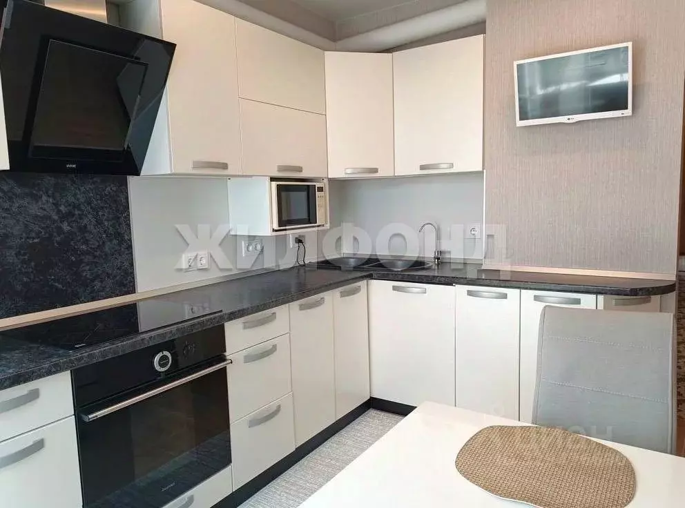 4-к кв. Томская область, Томск просп. Ленина, 224 (70.9 м) - Фото 1