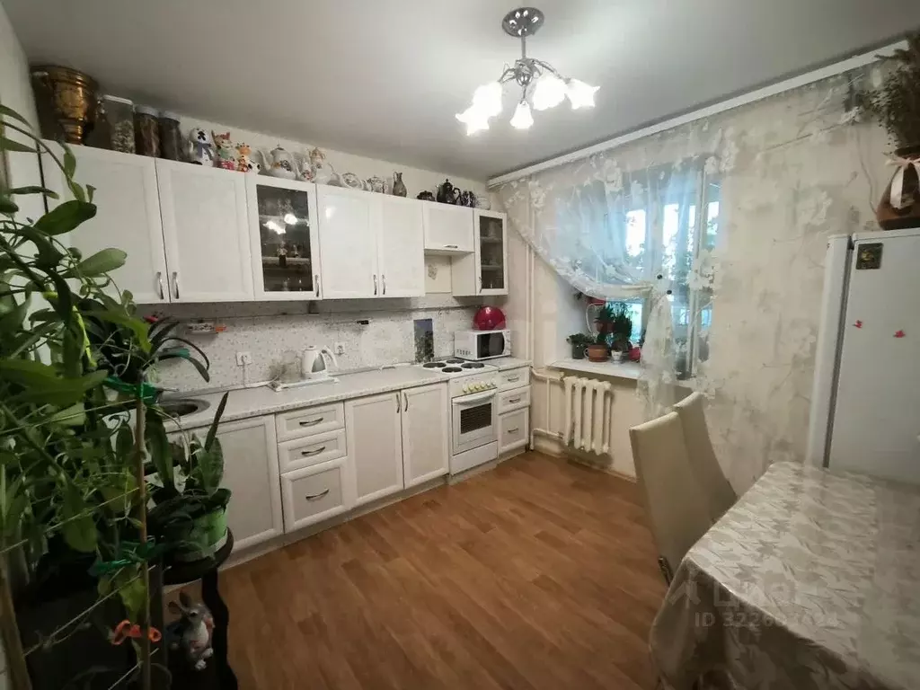 2-к кв. Тюменская область, Тюмень ул. Избышева, 6 (65.7 м) - Фото 0