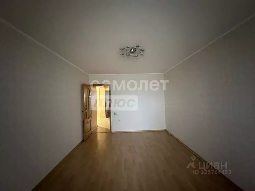 3-к кв. Волгоградская область, Волгоград ул. Маршала Еременко, 44 ... - Фото 1