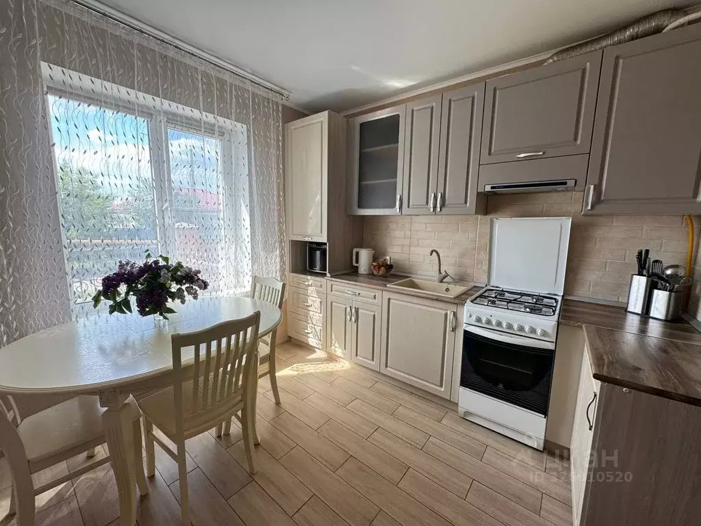 Дом в Воронежская область, Павловск ул. Никитина, 12 (100 м) - Фото 2