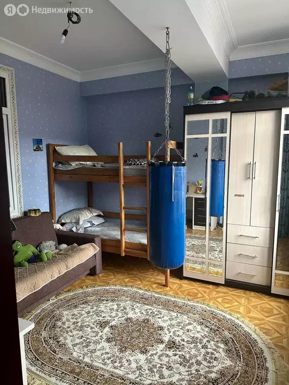 3-комнатная квартира: Махачкала, Газопроводная улица, 8к3 (89 м) - Фото 0