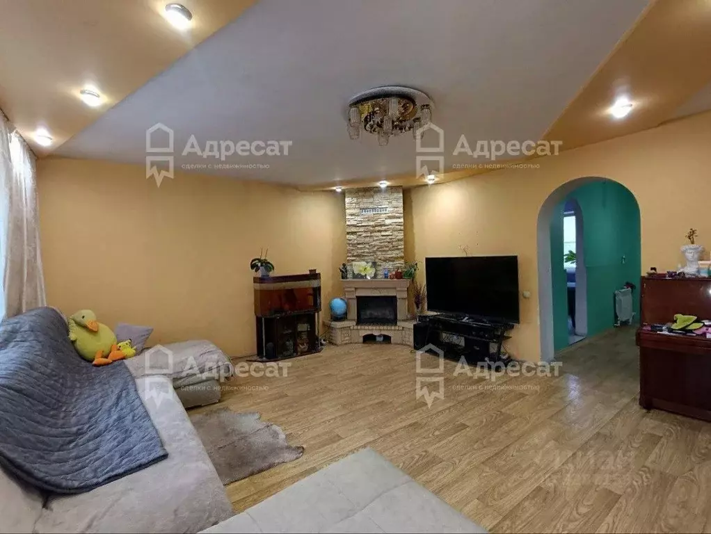 Дом в Волгоградская область, Волгоград Нарезенская ул. (280 м) - Фото 1