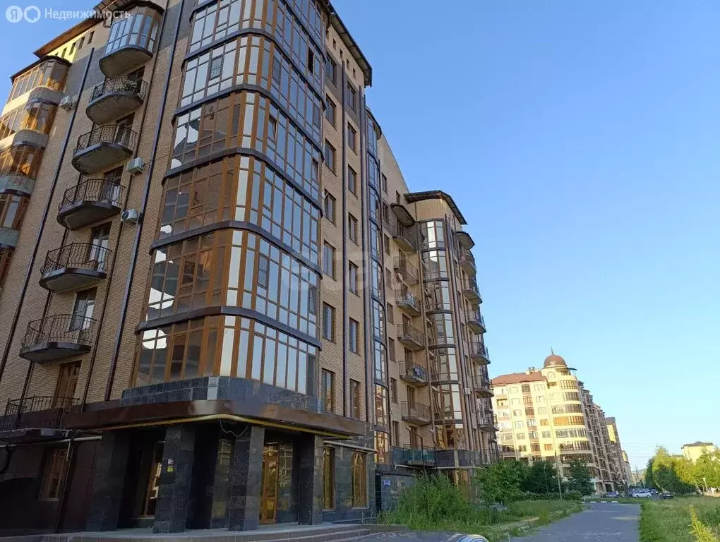 2-комнатная квартира: Магас, проспект Идриса Зязикова, 23/7 (89.2 м) - Фото 0