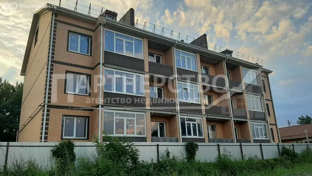 2-комнатная квартира: посёлок городского типа Ильский, улица ... - Фото 0