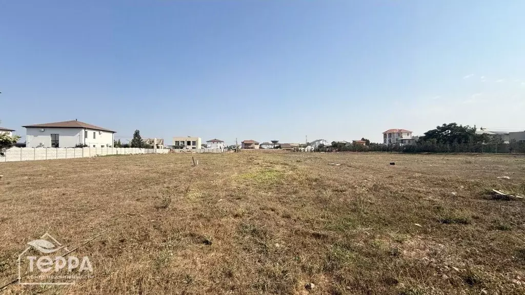 Участок в Крым, Сакский район, с. Уютное ул. Садовая (6.0 сот.) - Фото 1