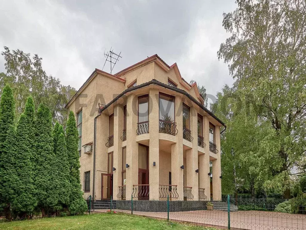 Дом в Московская область, Люберцы городской округ, Красково пгт ул. ... - Фото 1