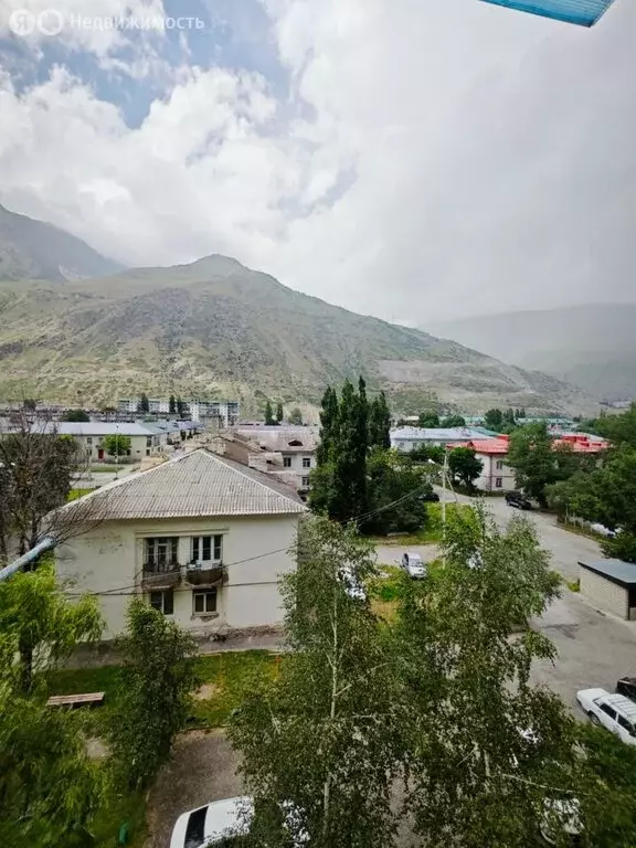 3-комнатная квартира: Тырныауз, улица Мизиева, 9 (63 м) - Фото 1