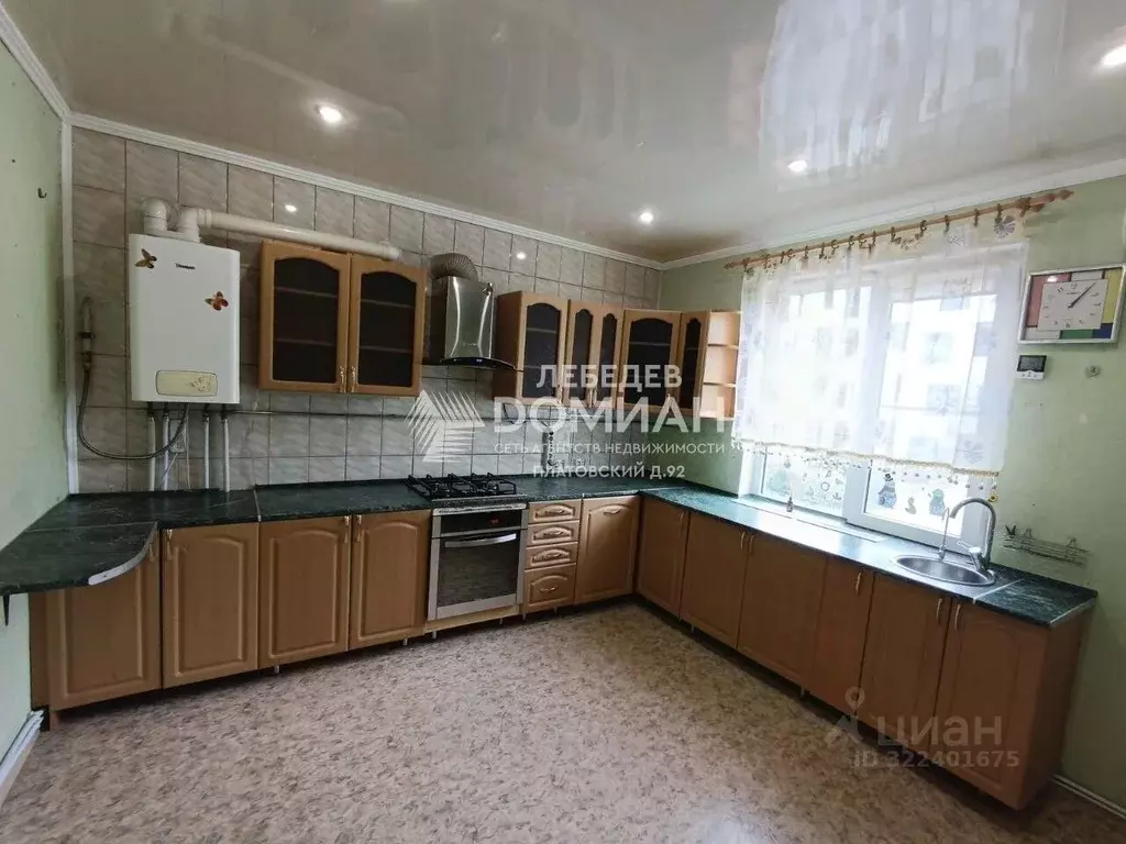 3-к кв. Ростовская область, Новочеркасск просп. Ермака (82.5 м) - Фото 0