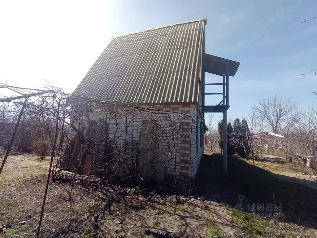 Дом в Волгоградская область, Светлоярский район, Большечапурниковское ... - Фото 1