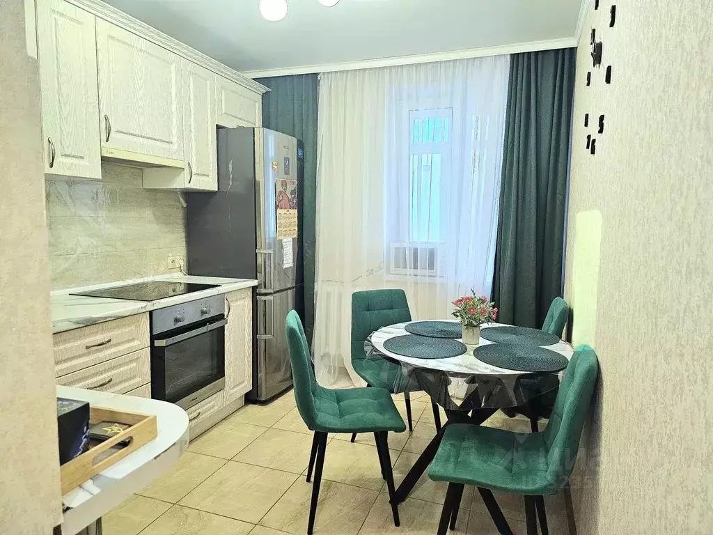 2-к кв. Тюменская область, Тюмень ул. Федюнинского, 11А (52.0 м) - Фото 1