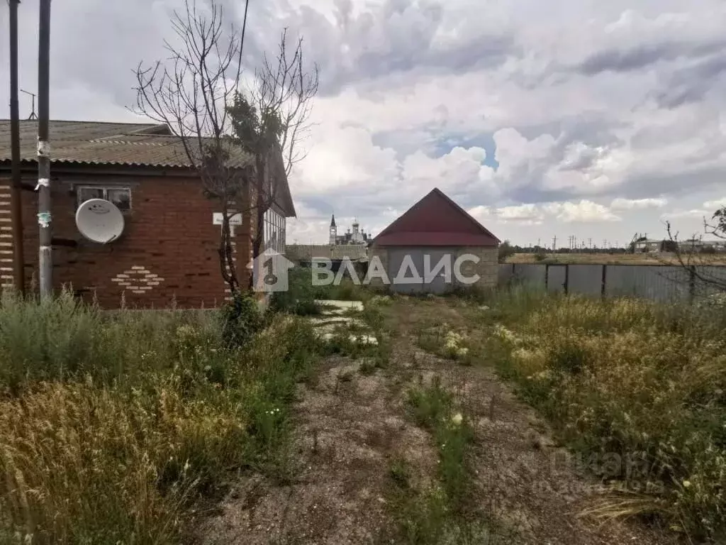 Дом в Саратовская область, Краснопартизанский район, Горный рп ул. ... - Фото 1