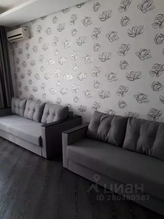 2-к кв. Волгоградская область, Волгоград Жилгородок мкр, ул. ... - Фото 0