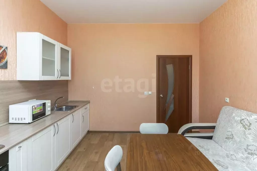 1-к кв. Тюменская область, Тюмень 6-й мкр, ул. Валерии Гнаровской, ... - Фото 1