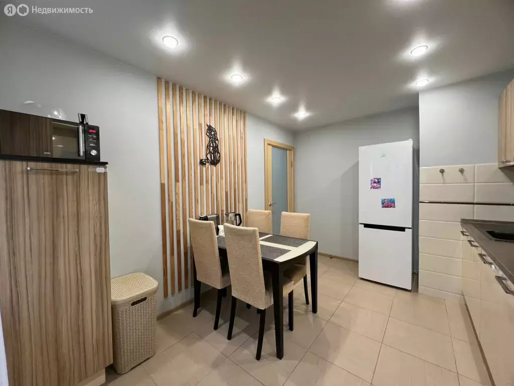 3-комнатная квартира: Екатеринбург, Рощинская улица, 46 (84.7 м) - Фото 1