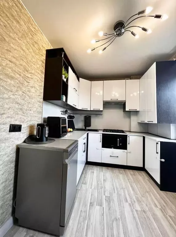 2-к кв. Новгородская область, Великий Новгород Речная ул., 1 (61.6 м) - Фото 1