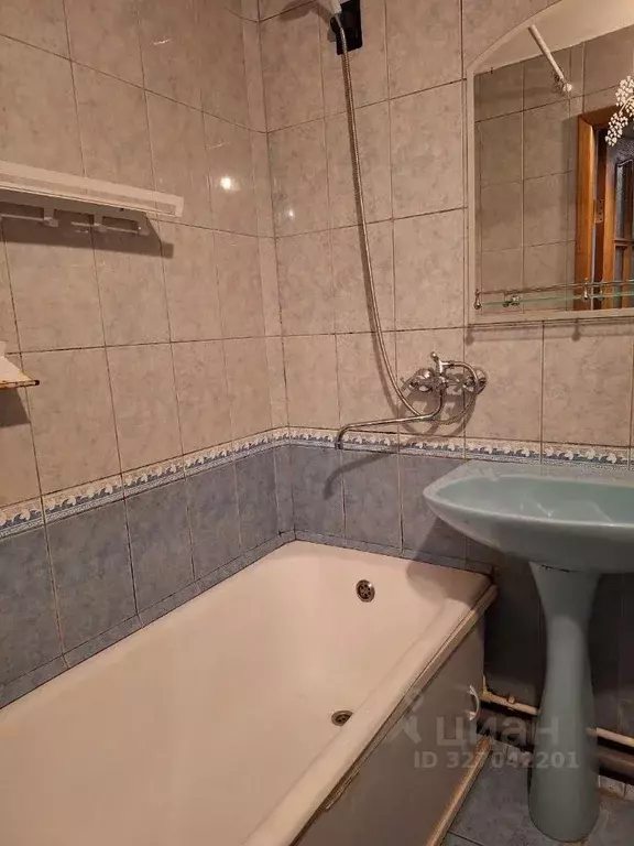 3-к кв. Новгородская область, Великий Новгород Новолучанская ул., 33к2 ... - Фото 1