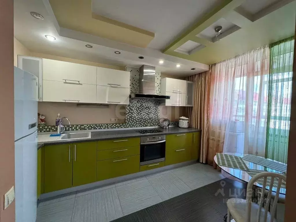 3-к кв. Красноярский край, Красноярск ул. Алексеева, 17 (91.0 м) - Фото 0